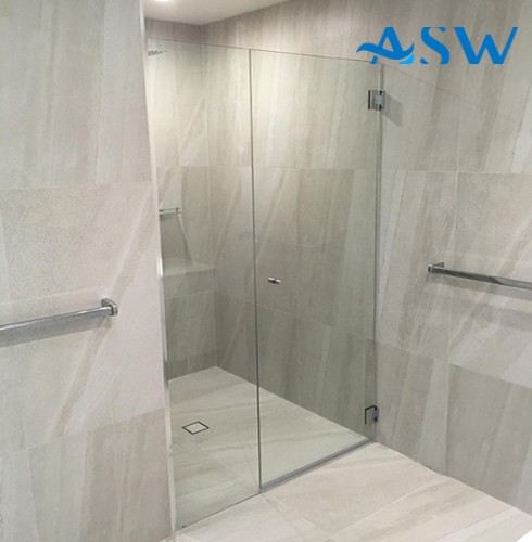 wall to wall frameless shower screen